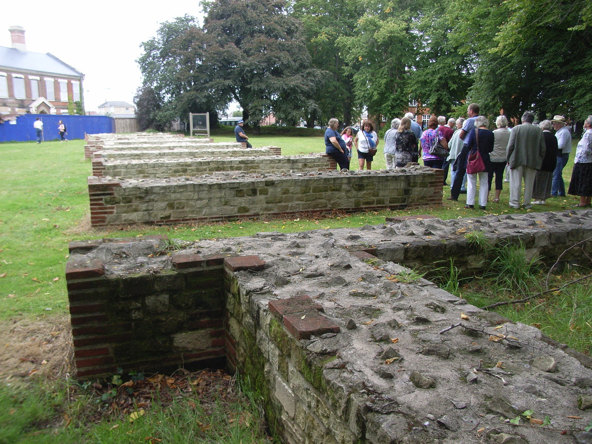 A closer view of the start-gate structure.